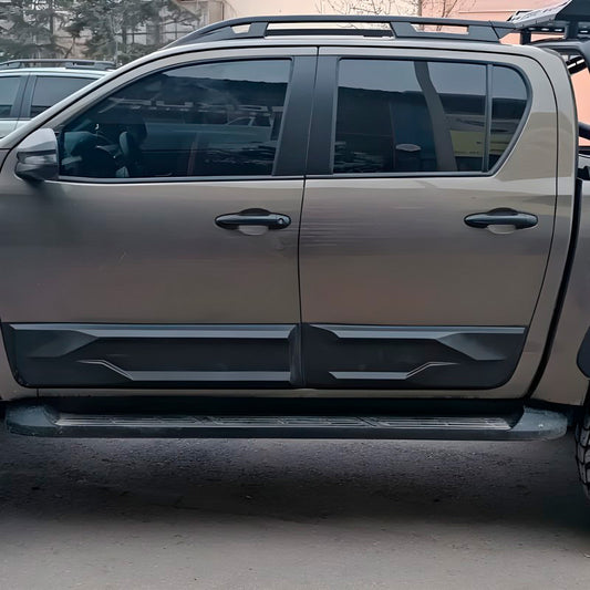 Oneway Karosserieverkleidung passend für Toyota Hilux 8.Gen. 2015- - Mattschwarz
