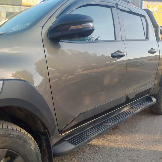 Oneway Karosserieverkleidung passend für Toyota Hilux 8.Gen. 2015- - Version 2 - Mattschwarz