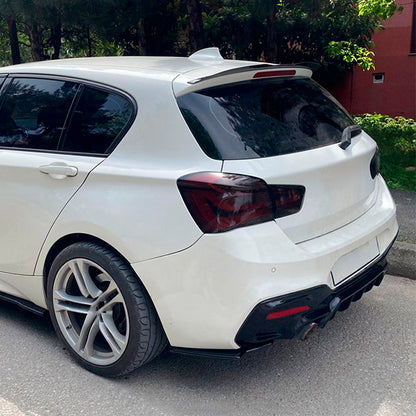Oneway Kompletter Umbausatz passend für BMW 1er F20/F21 M-Power Facelift 2015-2019 - Schwarz glänzend