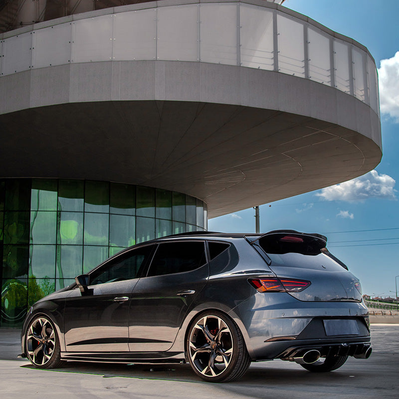 Oneway Kompletter Umbausatz passend für Seat Leon (5F) HB 5-türer FR Facelift 2017-2020 - Schwarz glänzend