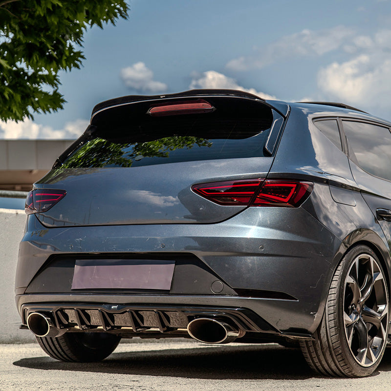 Oneway Kompletter Umbausatz passend für Seat Leon (5F) HB 5-türer FR Facelift 2017-2020 - Schwarz glänzend