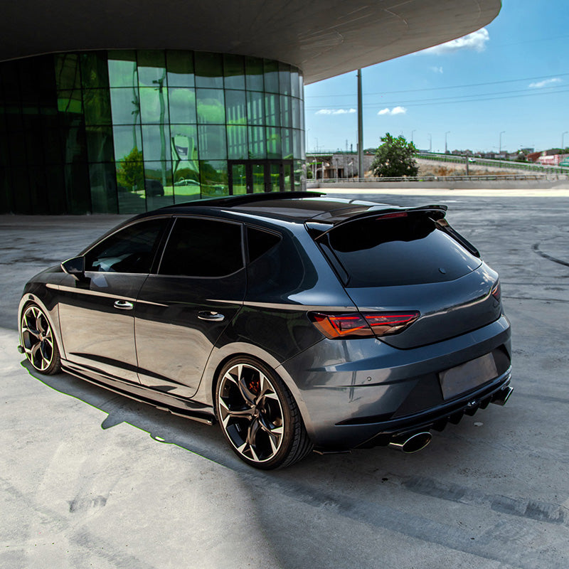 Oneway Kompletter Umbausatz passend für Seat Leon (5F) HB 5-türer FR Facelift 2017-2020 - Schwarz glänzend