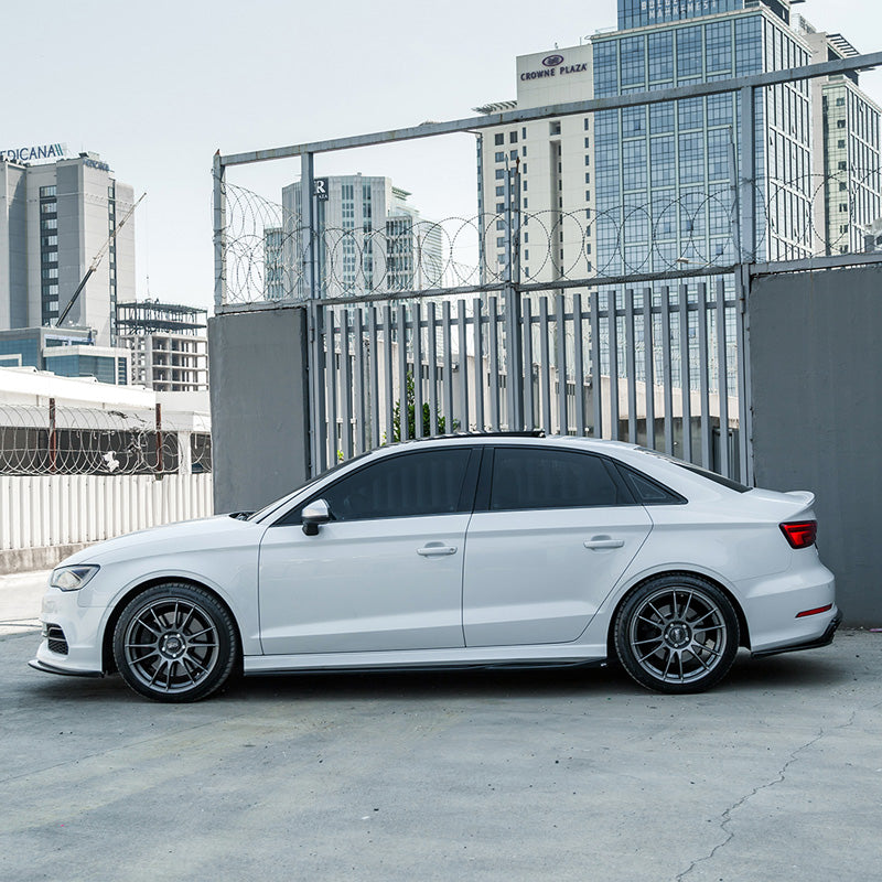 Oneway Kompletter Umbausatz passend für Audi S3 8V Limousine 2013-2016 - Schwarz glänzend