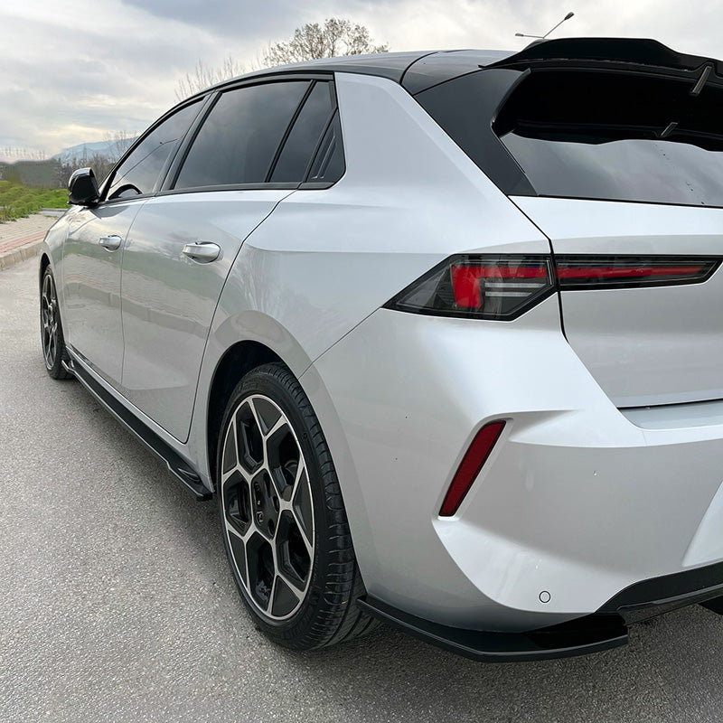 Oneway Kompletter Umbausatz passend für Opel Astra L HB 5-türer 2021- - Schwarz glänzend