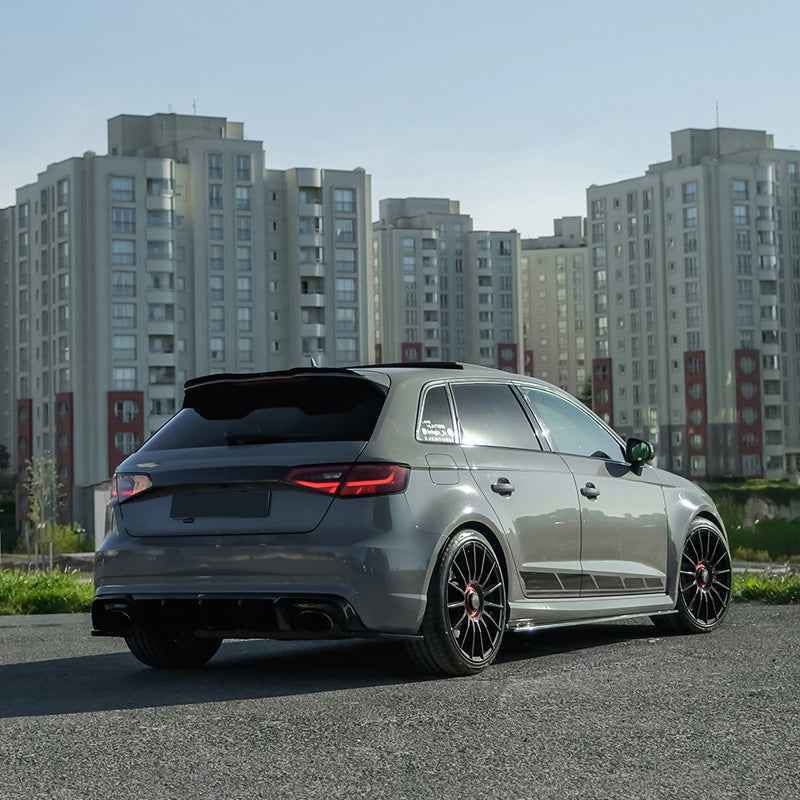 Oneway Kompletter Umbausatz passend für Audi RS3 8V Sportback 2015-2016 - Schwarz glänzend
