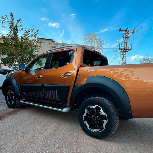 Oneway Satz Kotflügelverbreiterungen passend für Nissan Navara NP300 (D23) 2017-2021 - Mattschwarz