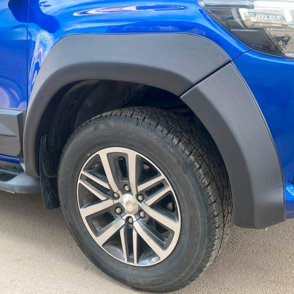 Oneway Satz Kotflügelverbreiterungen passend für Toyota Hilux 2015-2020 - Mattschwarz