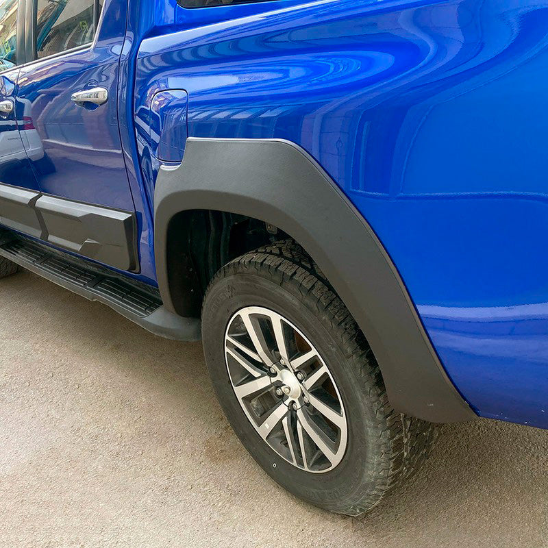 Oneway Satz Kotflügelverbreiterungen passend für Toyota Hilux 2015-2020 - Mattschwarz