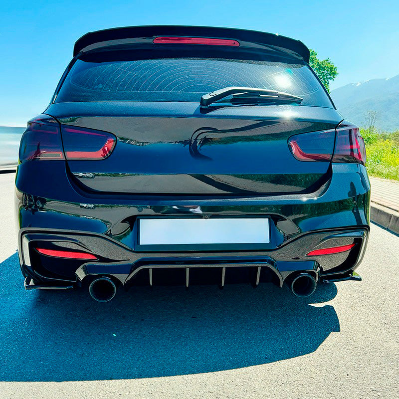 Oneway Heckschürzenansätze (Seitenteile) passend für BMW 1er F20/F21 M-Power Facelift 2015-2019 - Schwarz glänzend