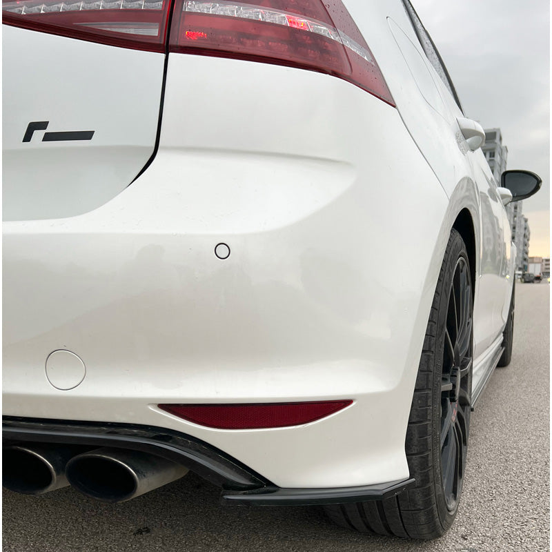 Oneway Heckschürzenansätze (Seitenteile) passend für Volkswagen Golf VII HB R 2013-2016 - Schwarz glänzend