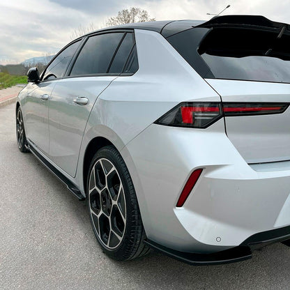 Oneway Heckschürzenansätze (Seitenteile) passend für Opel Astra L HB 5-türer 2021- - Schwarz glänzend