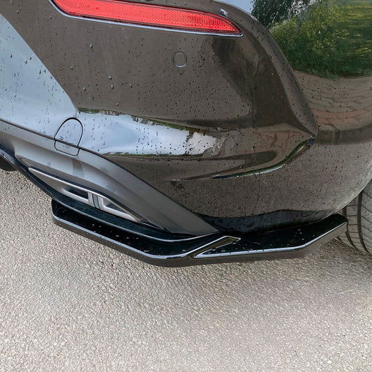 Oneway Heckschürzenansätze (Seitenteile) passend für Cupra Leon HB 2020- - Version 2 - Schwarz glänzend