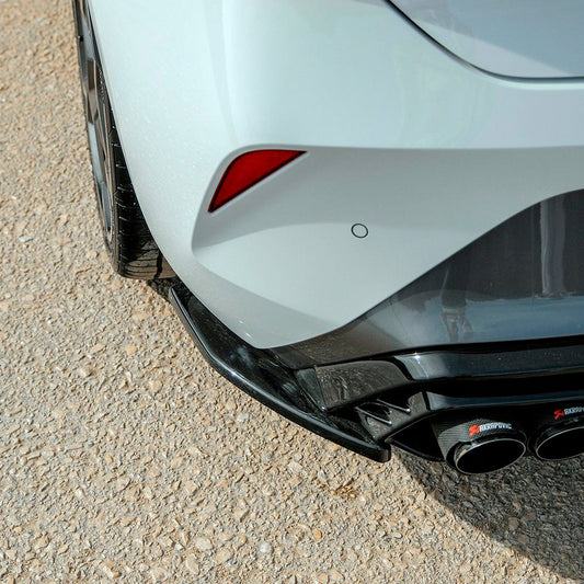 Oneway Heckschürzenansätze (Seitenteile) passend für Cupra Leon HB 2020- - Version 3 - Schwarz glänzend