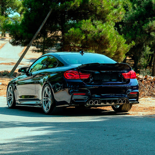 Oneway Heckschürzenansätze (Seitenteile) passend für BMW M4 F82 2014-2021 - Schwarz glänzend