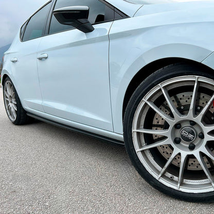 Oneway Satz Seitenschweller passend für Seat Leon (5F) HB/ST 2013-2020 - Schwarz glänzend