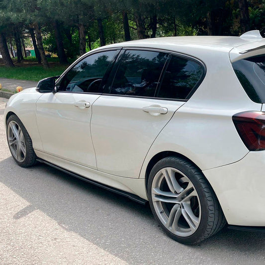 Oneway Satz Seitenschweller passend für BMW 1er F20/F21 M-Power 2011-2019 - Version 2 - Schwarz glänzend