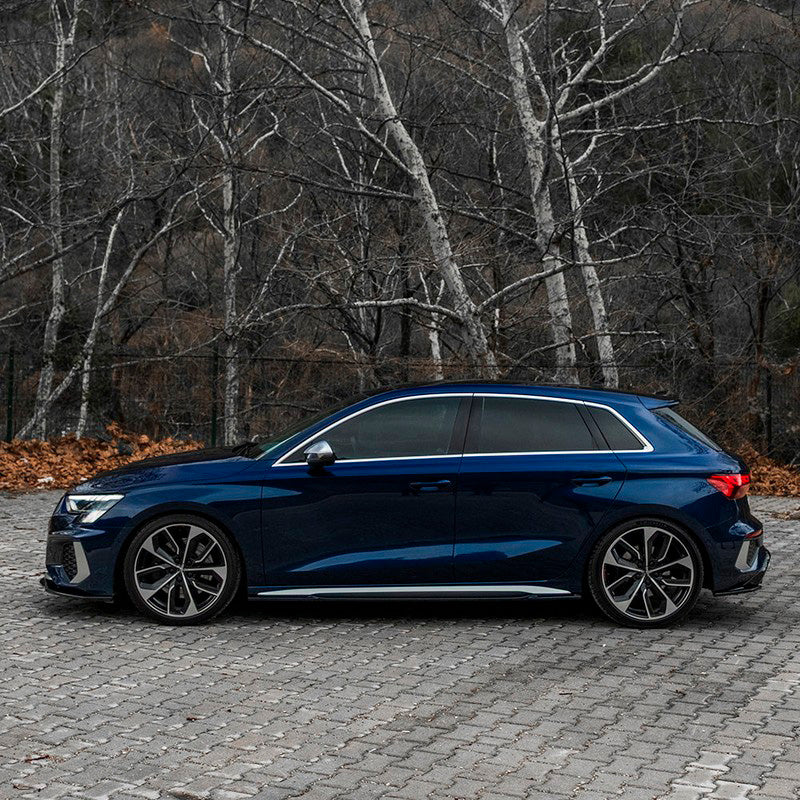 Oneway Satz Seitenschweller passend für Audi A3 8Y S-Line/S3 Limousine/Sportback 2020-2024 & Facelift 2025- - Schwarz glän...