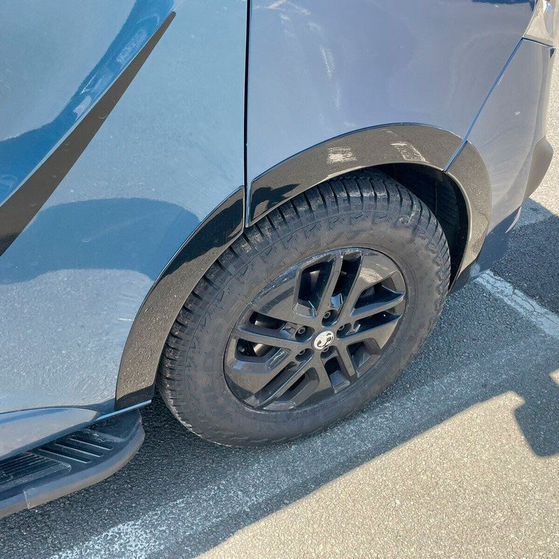 Oneway Satz Radlaufleisten passend für Renault Trafic 2014- & Opel Vivaro 2014-2018 (Langer Radstand) - Schwarz glänzend