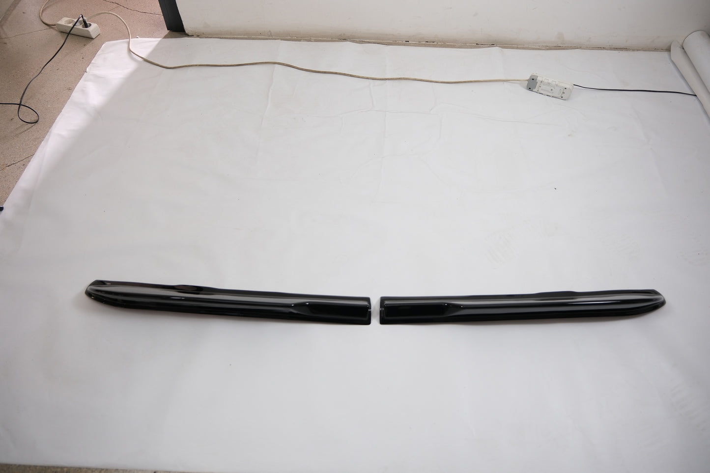 Spoiler passend für VW Transporter T7 2024+ / FORD Transit Custom Mk2 2023+ Hochglanz Schwarz