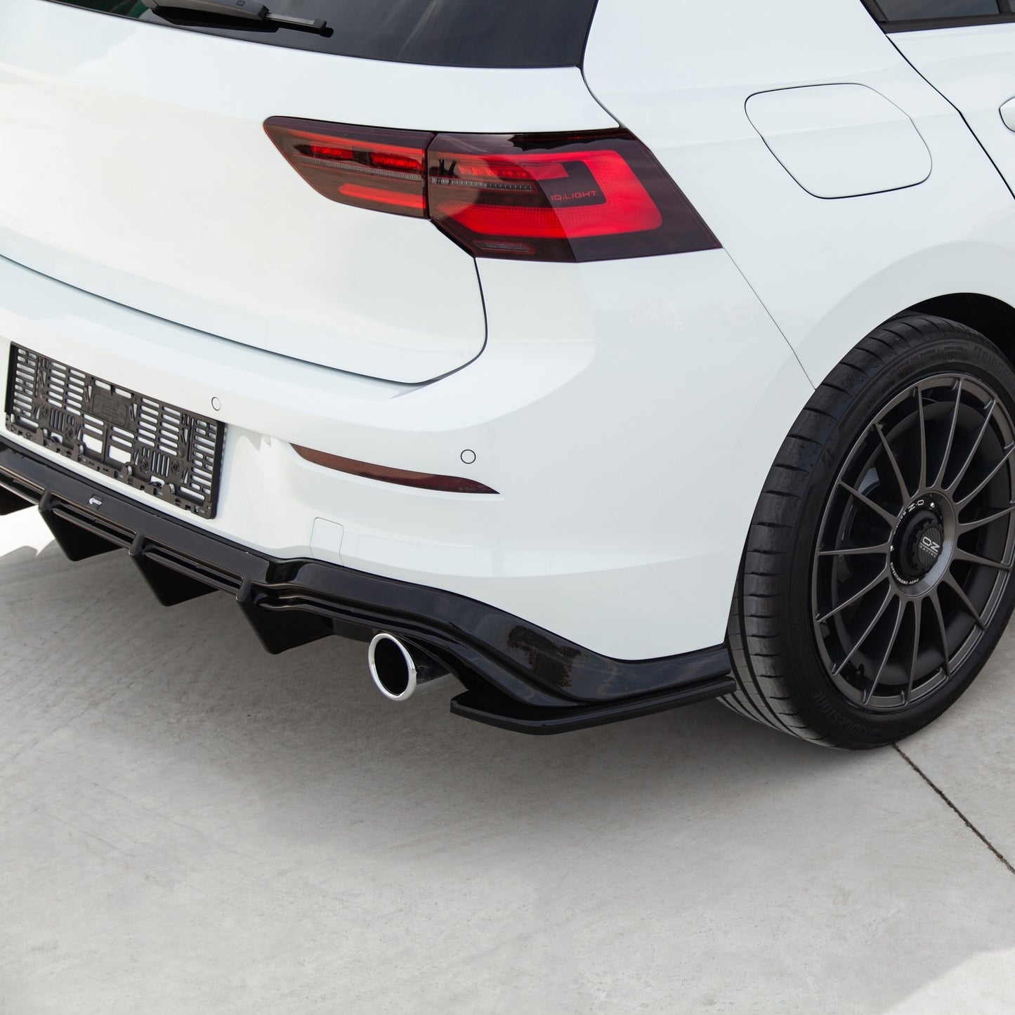 Heckstoßstange Diffusor Splitter passend für VW Golf Mk8 GTI 2020+ Hochglanz Schwarz