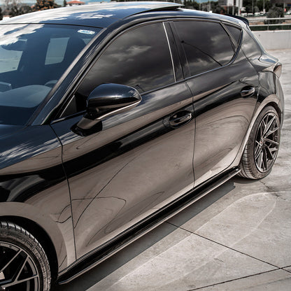 Seitenschweller passend für CUPRA Leon Mk1 / Mk1 Facelift 2020+ Hochglanz Schwarz