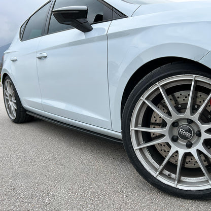 Seitenschweller passend für SEAT Leon FR 2012-2019 Hochglanz Schwarz
