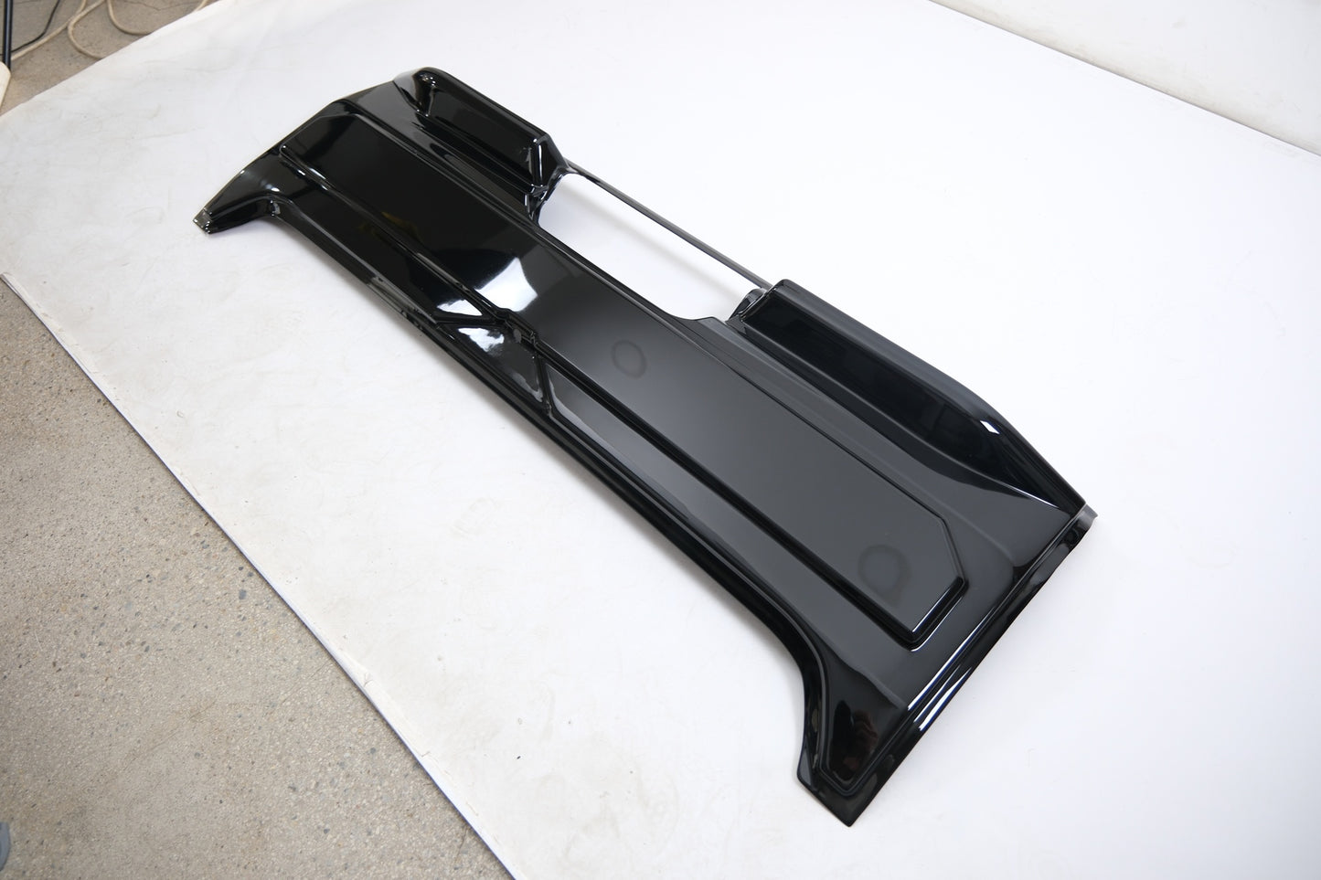 TC07.017-G - Heckklappenabdeckung passend für Ford Ranger T9 2023+ (Hochglanz Schwarz)