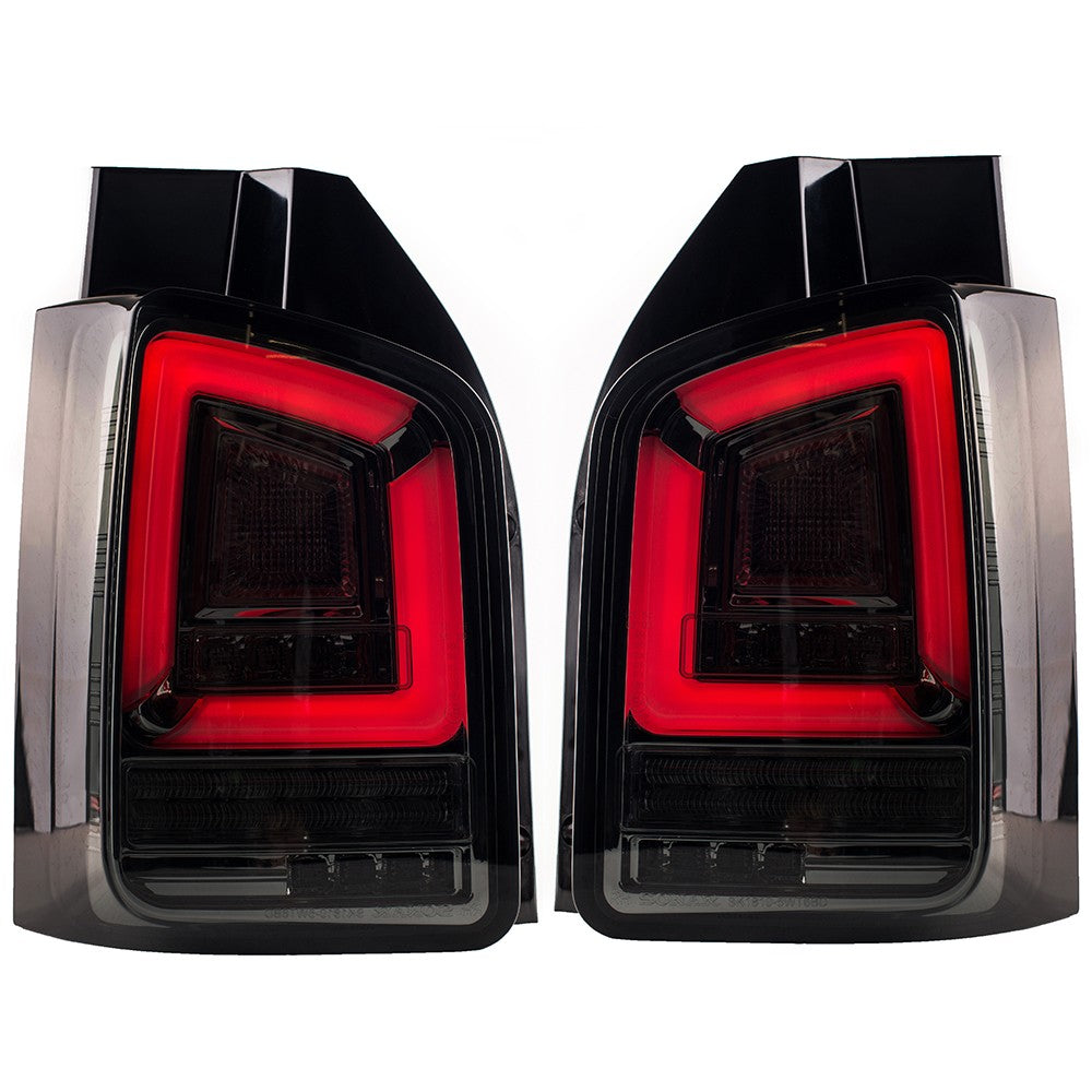 Dynamische LED Rauch Rücklichter passend für VW Transporter T5 2010-2015