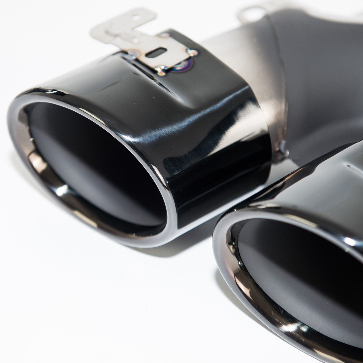 Schwarze Auspuffendrohre passend für Mercedes E-Klasse W213 2021-2023