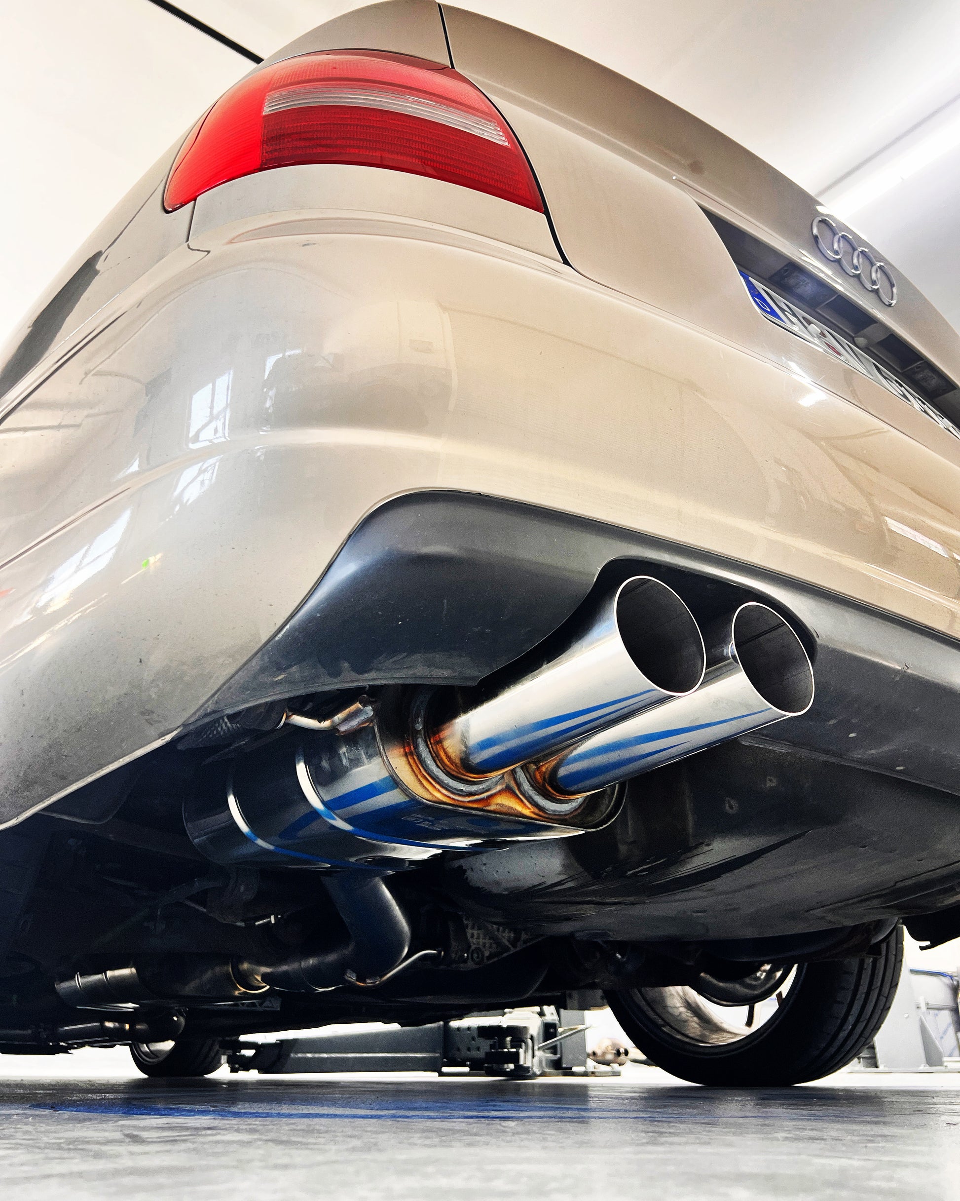 Audi A4 B5 quattro Endschalldämpfer - 2x80 Typ 10 seitlich versetzt