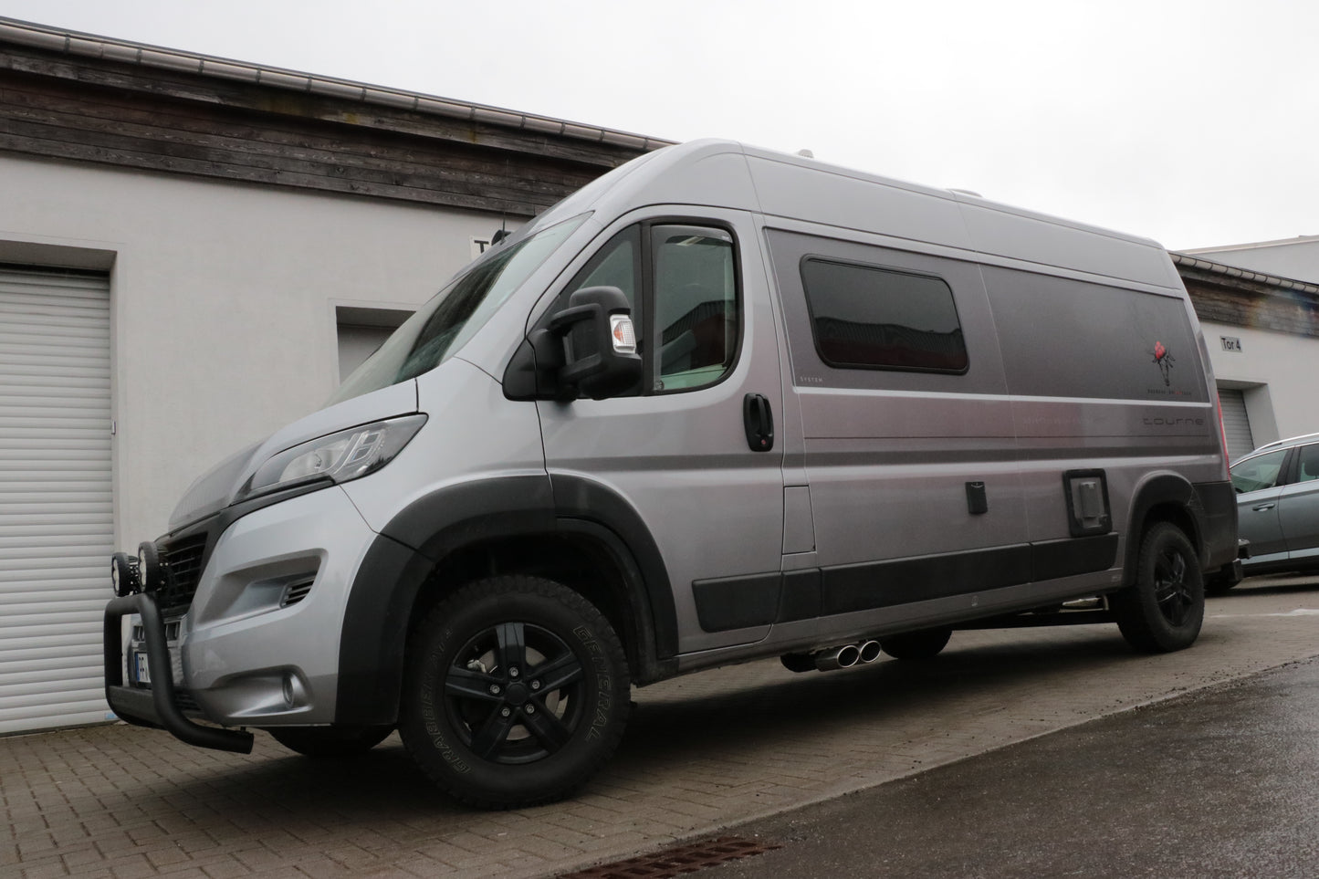 Fiat Ducato/ Peugeot Boxer/ Peugeot Tourne/ Citroen Jumper Endrohr Ausgang zur Fahrerseite - 2x115x85 Typ 38