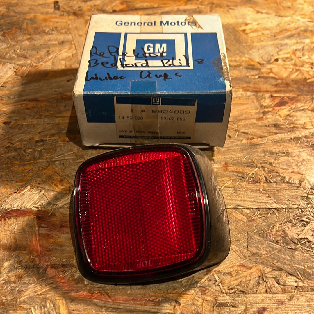 Original GM Opel Bedford Blitz Reflektor unten links NEU