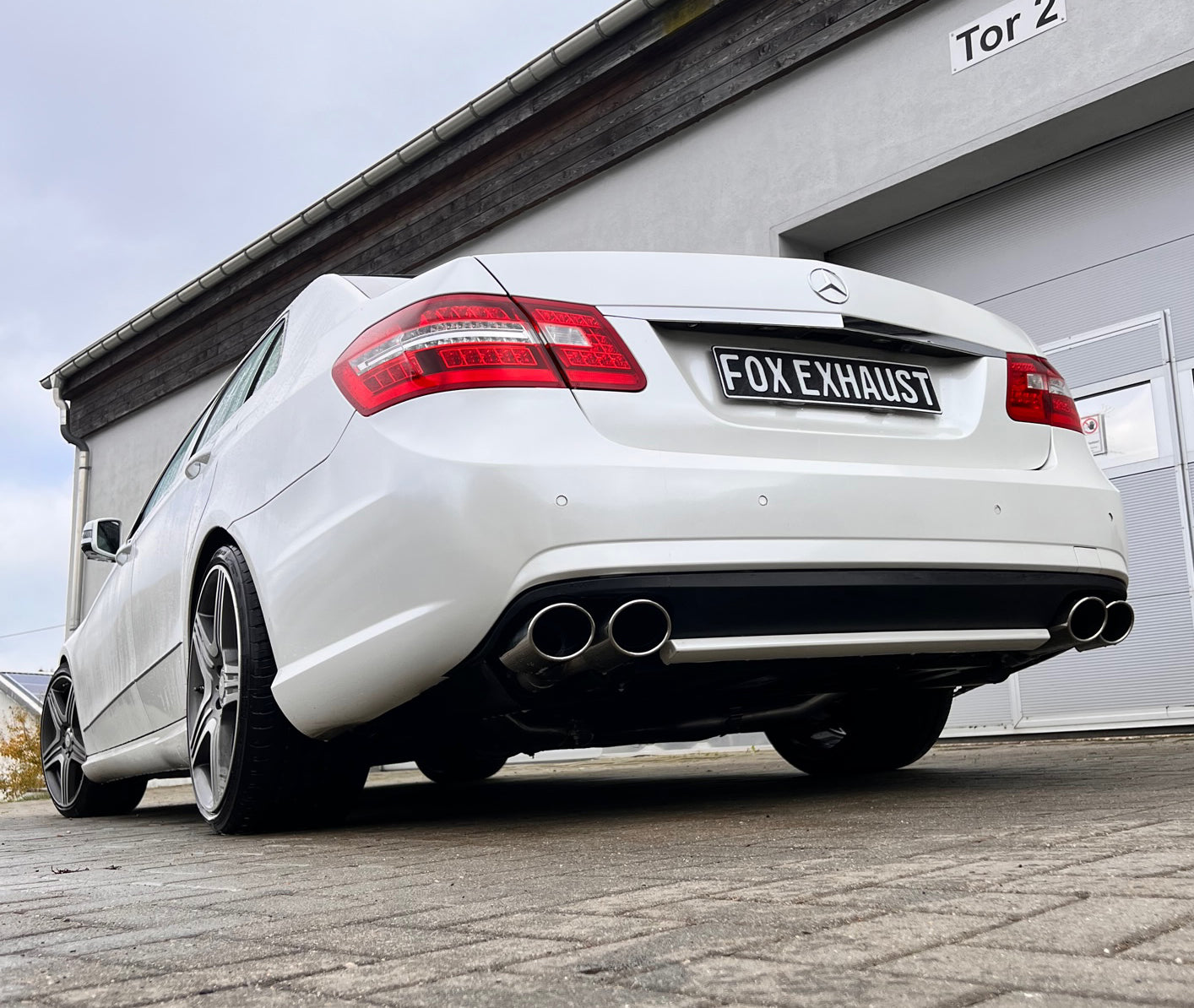Mercedes E-Klasse 212 Endschalldämpfer rechts/links - 2x115x85 Typ 32 rechts/links
