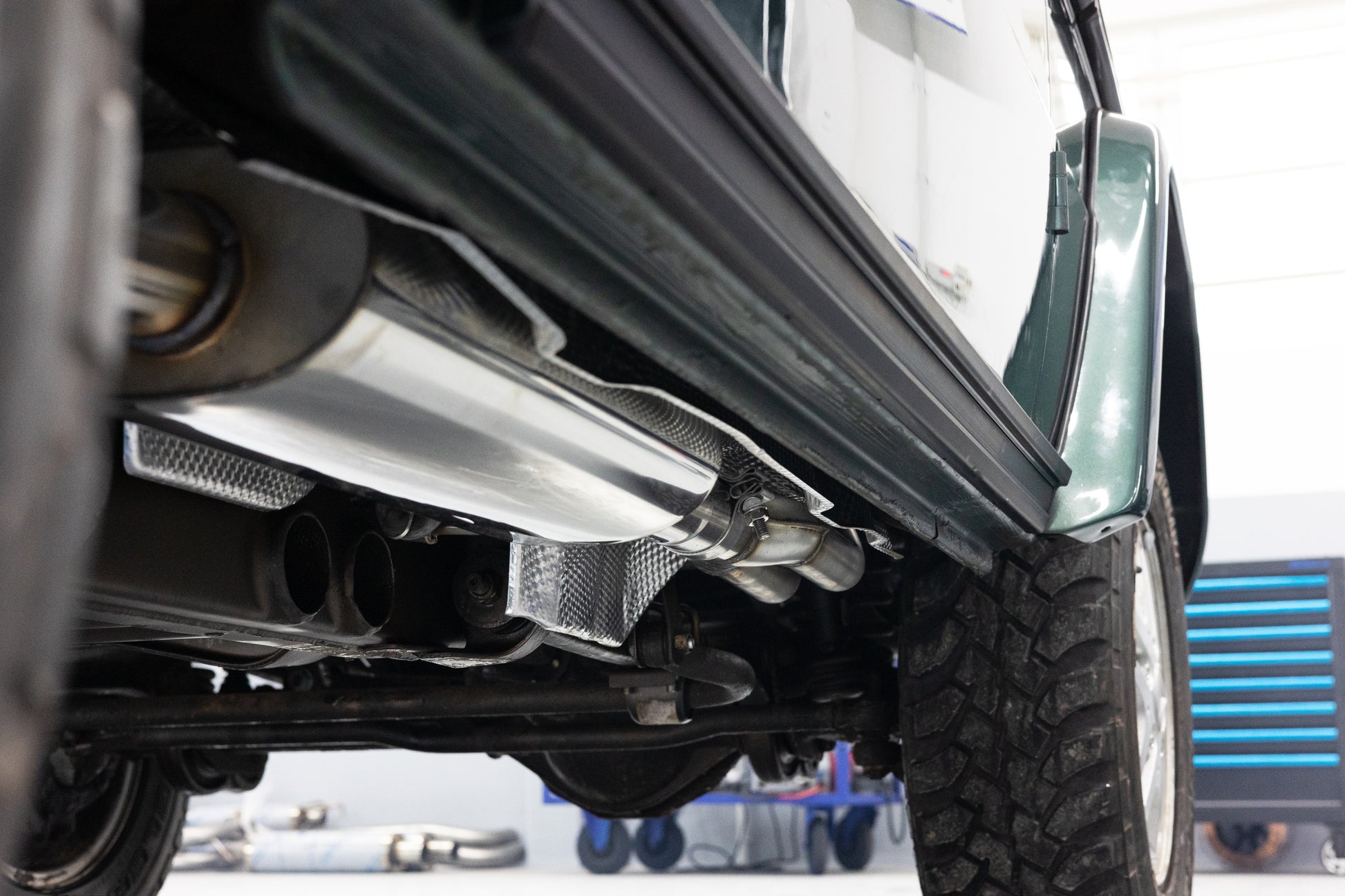 Mercedes G-Klasse 463 - 300 GD Komplettanlage bestehend aus Krümmerrohr, Vorschalldämpfer und Endschalldämpfer inklusive M...
