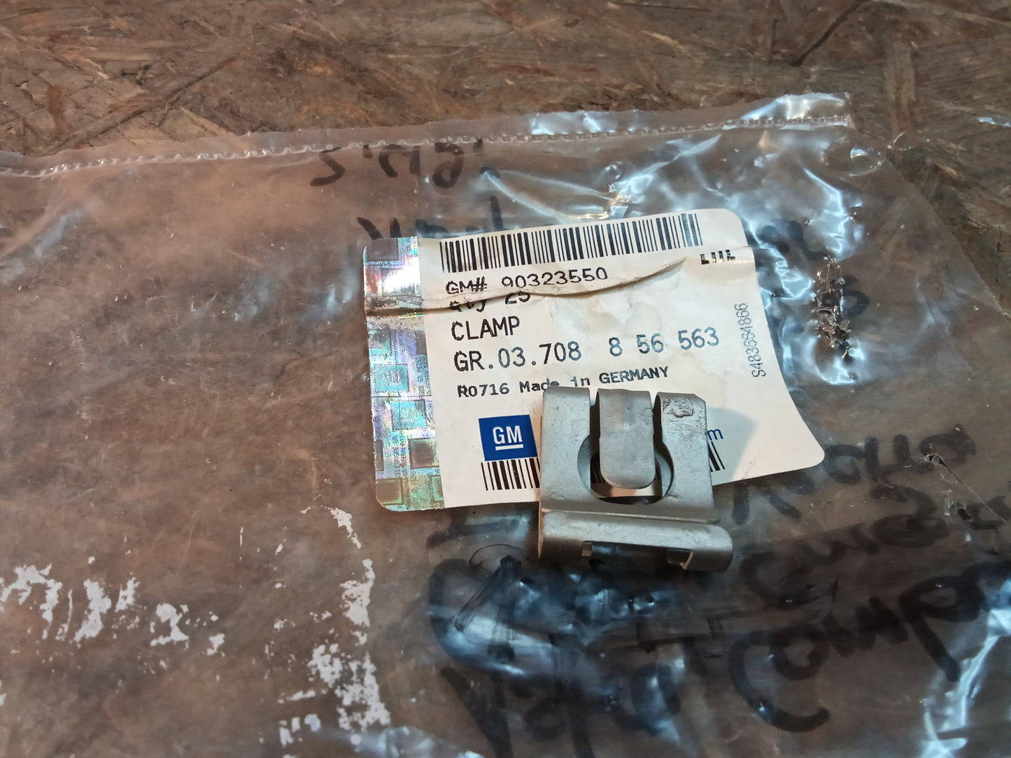 Astra Combo Corsa Omega Tigra Vectra Klemmstück Auspuffhalter original GM NEU