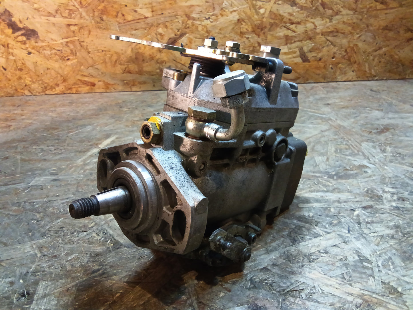 Rekord E 2.2D Stufenheck 71 PS 82-86 Rekord E Caravan 2.3D Kombi 71PS 82-86 Benzinpumpe original GM NEU
