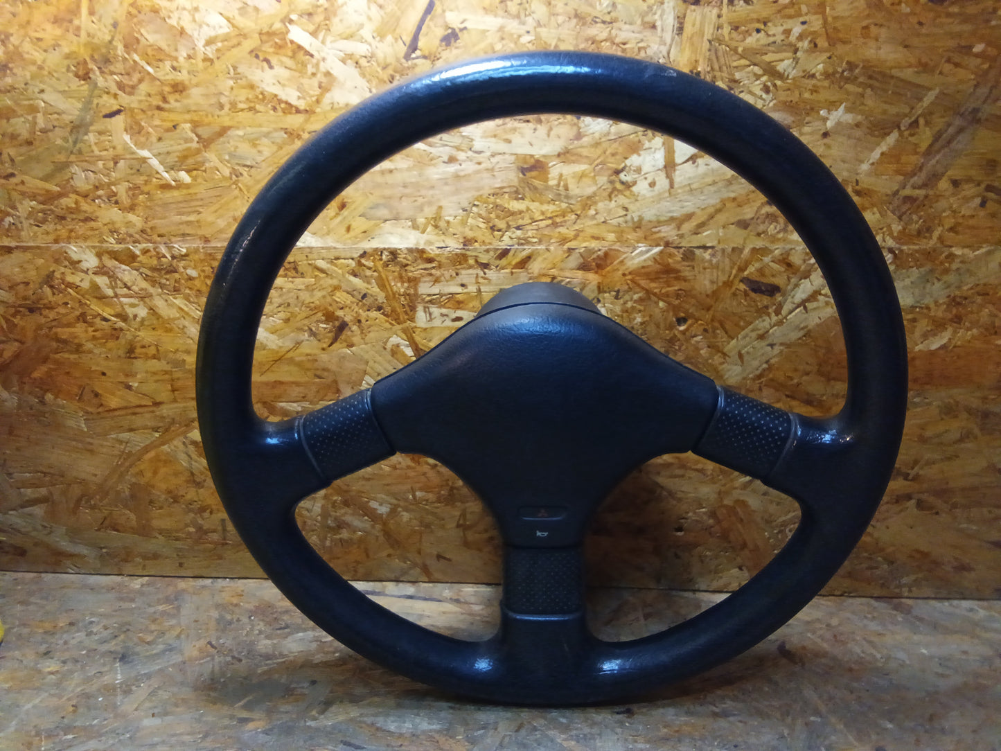 Mitsubishi Colt 1 Lenkrad (360mm/ 22mm Nabe) original Mitsubishi GEBRAUCHT