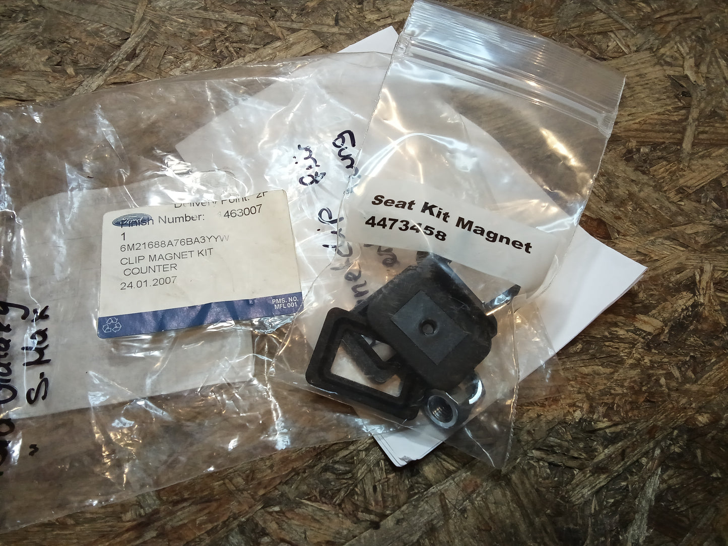 Ford Galaxy, S-Max Megnetclip satz für Sitzverkleidung original Ford NEU