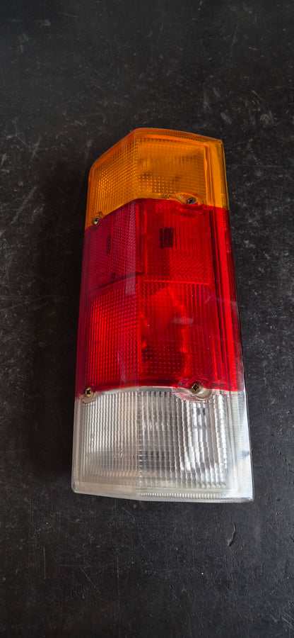 Rückleuchte rechts Rekord, Caravan Lampenträger Original GM Neu