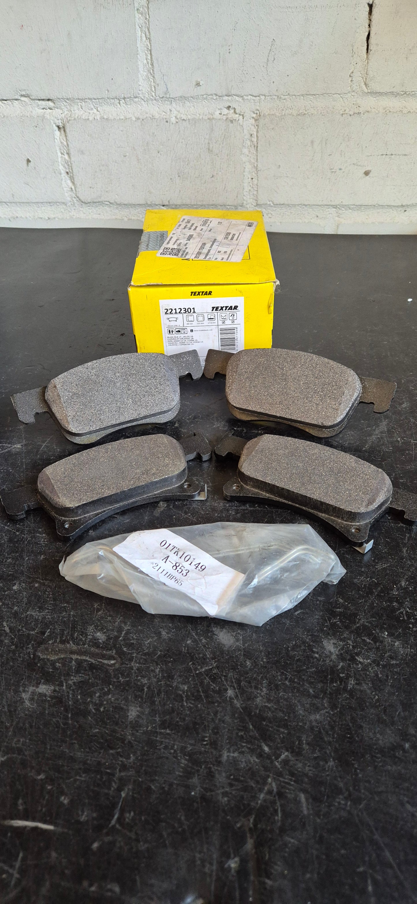 Bremsbeläge Corsa / Adam Original Textar Neu