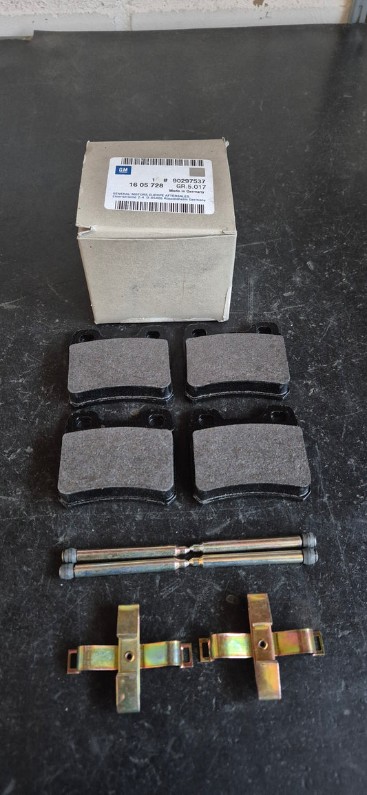 Bremsbelagsatz diverse Modelle Hinterachse Original GM Neu