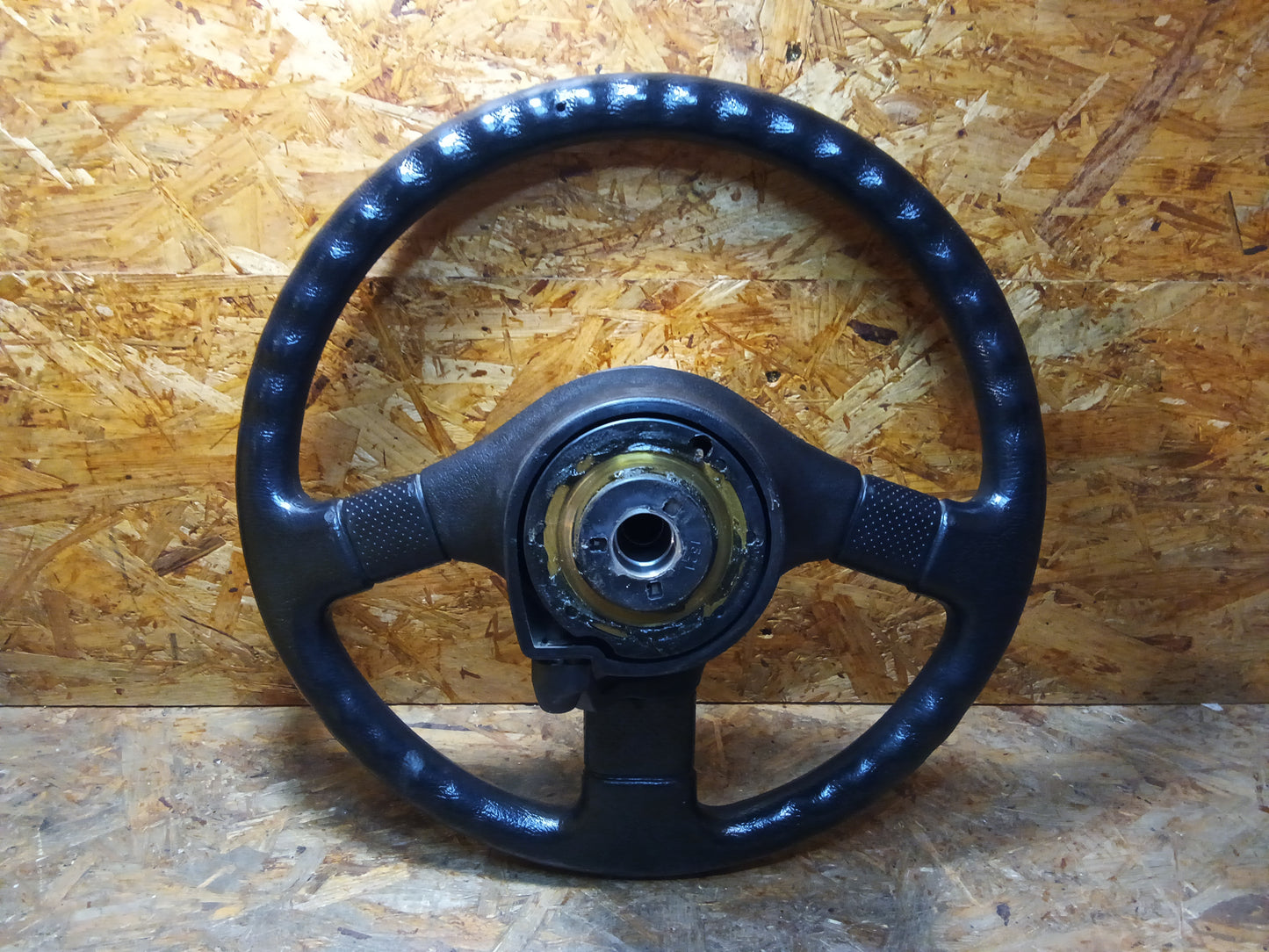 Mitsubishi Colt 1 Lenkrad (360mm/ 22mm Nabe) original Mitsubishi GEBRAUCHT