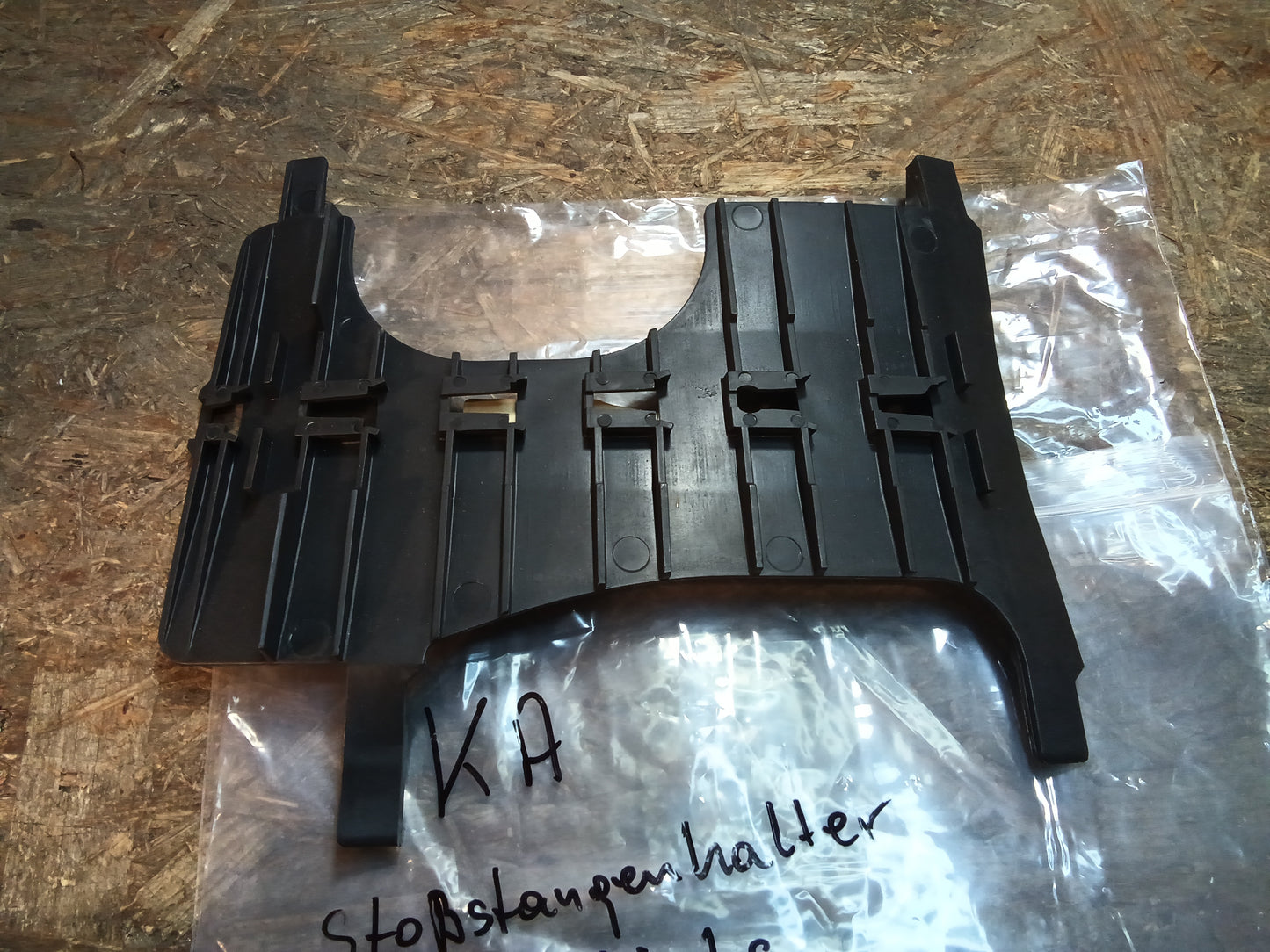 Ford KA Stoßstangenhalter hinten links original Ford NEU