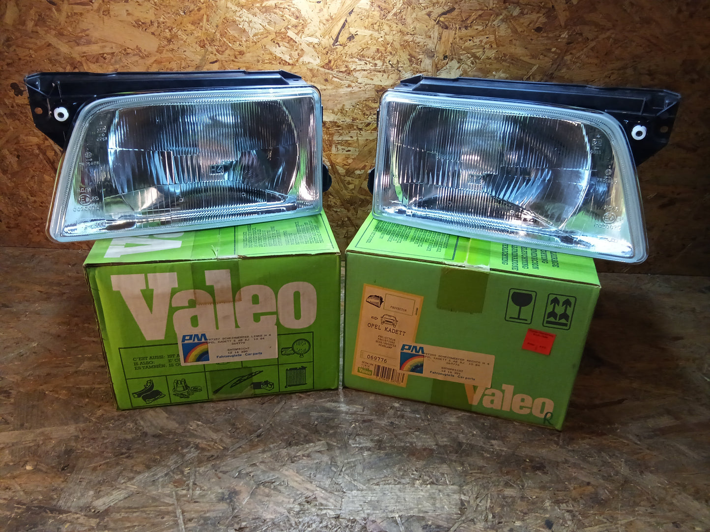 Opel Kadett Scheinwerfersatz R+L original Valeo NEU