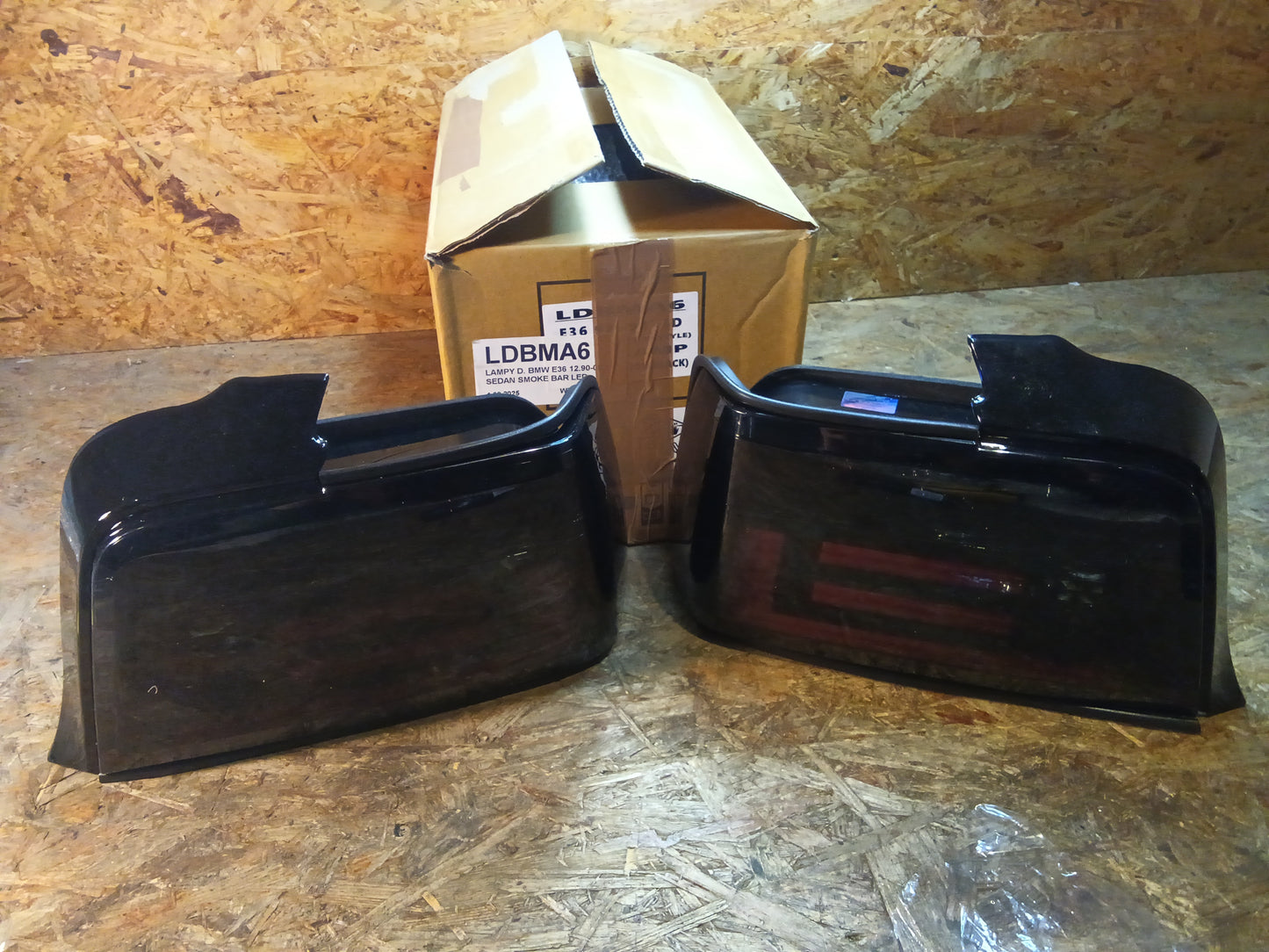 Tuning-Tec LED Rückleuchten für BMW 3er E36 Limousine 90-99 schwarz/rauch