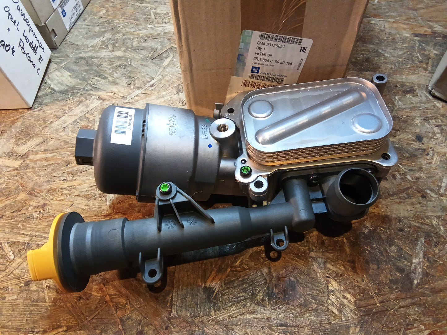 Corsa D Agila B Suzuki Swift Fiat Punto/ 500 Ölkühler original GM NEU