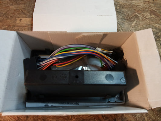 Corsa C Abdeckung Radioschacht original GM NEU