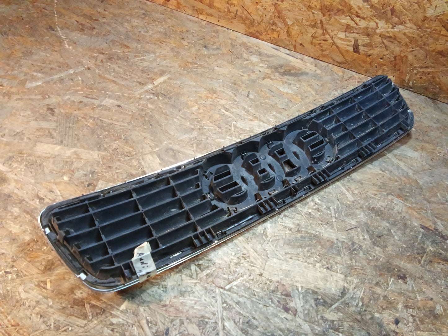 Audi A4 B5 Frontgrill original Audi NEU