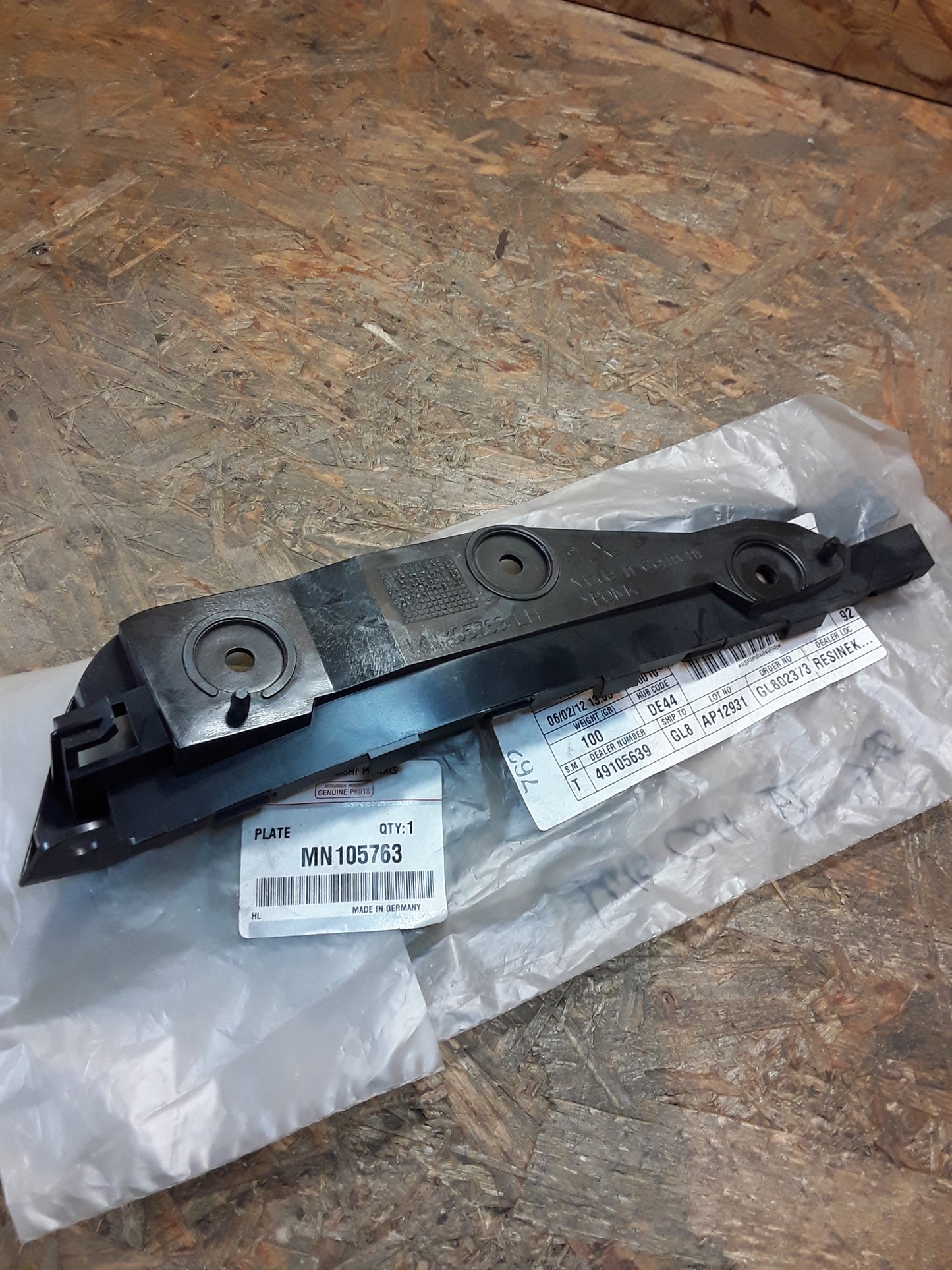 Mitsubishi Colt VI Z30 Halter Stoßstange HL original Mitsubishi NEU