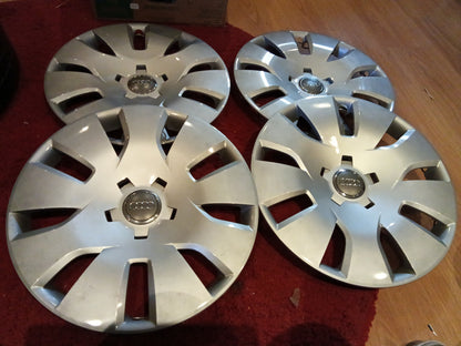 Audi A4, S4, BB, 8K Radkappensatz original Audi NEU